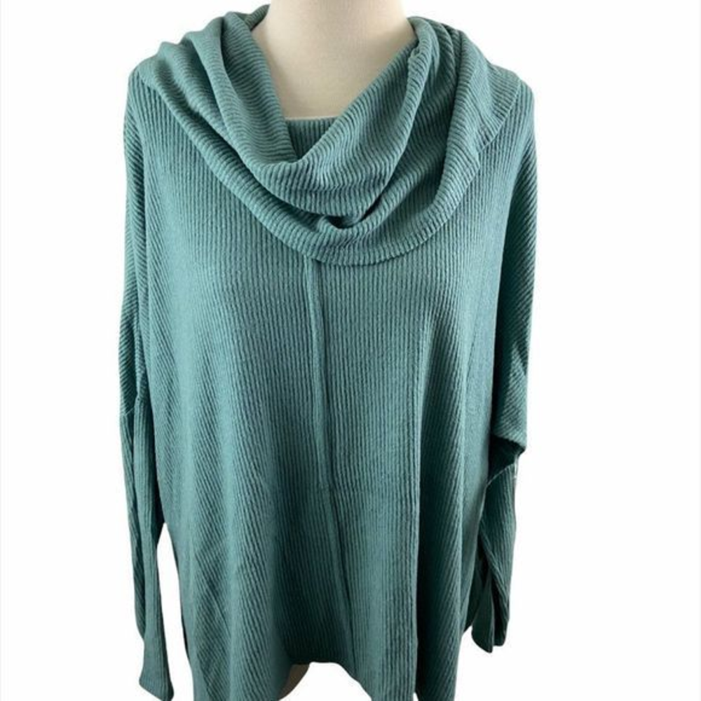 NWT STATUS Teal Green Turtle Neck‎ Sweater (M)